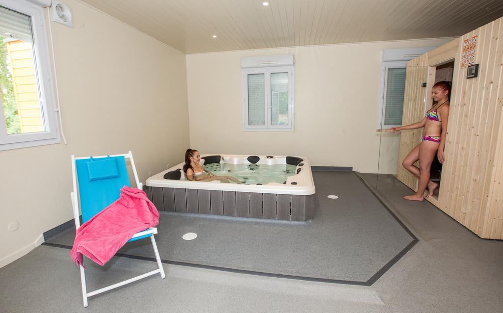 Les Chalets De La Vingeanne Longeau-Percey Exteriör bild